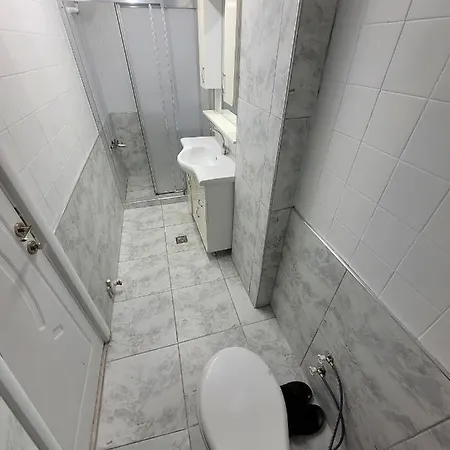 Apartment 5 Minute Walking Distance Tram-metro-metrobus/1 Minute For Park/10 Minute For Mall Istanbul